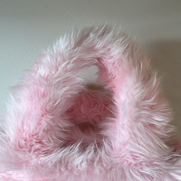 Balenciaga Everyday Tote Faux Fur - Picture 3 of 16